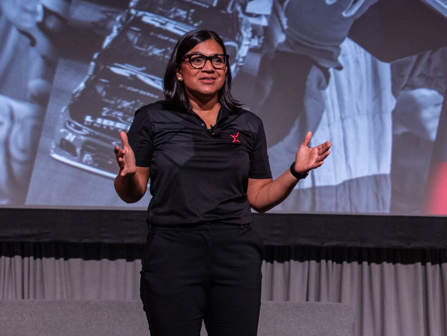 Sabrina Thring presenting at a Carstar conference