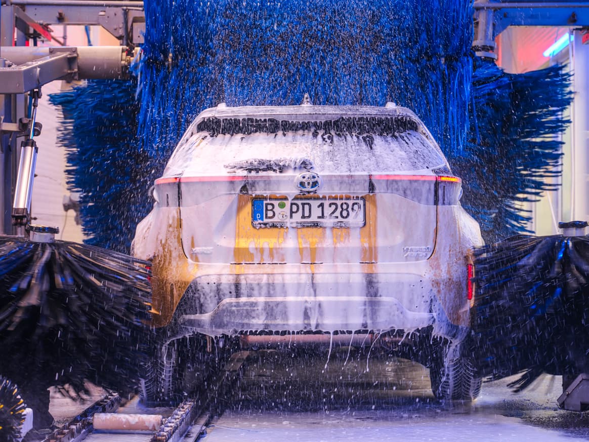 Driven Brands expands to new category with addition of car wash