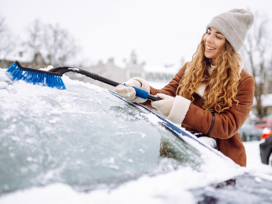 How to protect your car’s windshield during cold weather